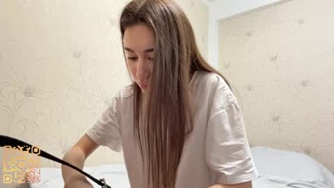 Snapshot of margaretawieczorek chatting on 05-28-26, 02:09 Emily online show from 05-28-26, 02:09