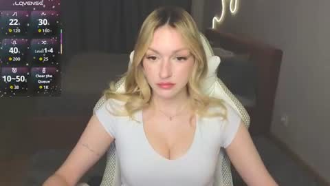 Snapshot of margaretsweet1 chatting on 06-14-26, 11:18 Margaret online show from 06-14-26, 11:18