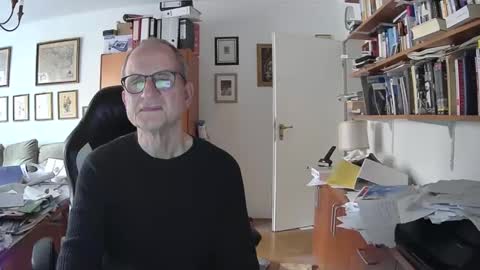 Snapshot of marginalie chatting on 01-11-25, 10:29 marginalie online show from 01-11-25, 10:29