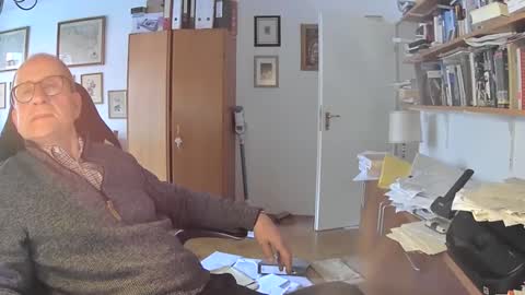 Snapshot of marginalie chatting on 01-18-25, 12:15 marginalie online show from 01-18-25, 12:15