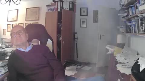 Snapshot of marginalie chatting on 03-07-25, 06:43 marginalie online show from 03-07-25, 06:43