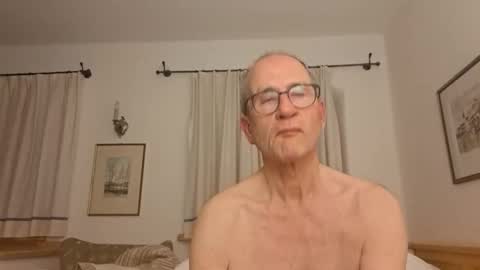 Snapshot of marginalie chatting on 11-27-25, 06:21 marginalie online show from 11-27-25, 06:21