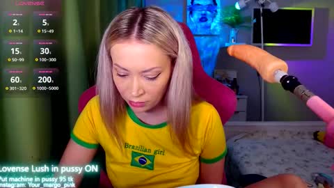 Snapshot of margohotty chatting on 10-31-25, 04:13 Margo for you   online show from 10-31-25, 04:13