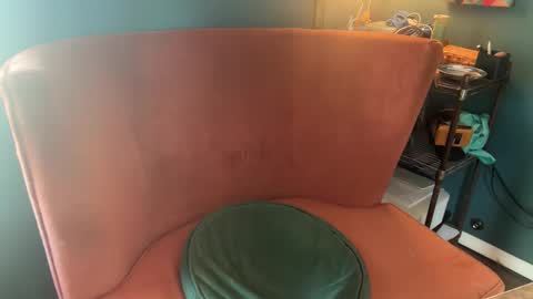 Elle online show from 11-25-25, 03:34