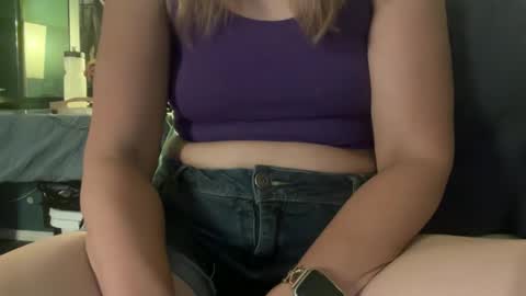 Snapshot of margolane chatting on 05-16-26, 07:27 Elle online show from 05-16-26, 07:27