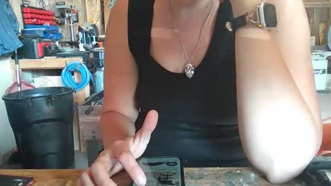 Snapshot of margolane chatting on 05-28-26, 01:52 Elle online show from 05-28-26, 01:52