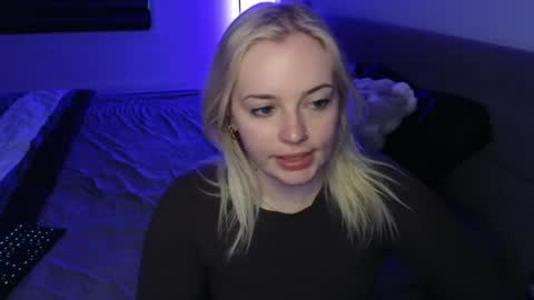 Snapshot of margot_robbie7 chatting on 04-27-26, 12:08 margot_robbie7 online show from 04-27-26, 12:08