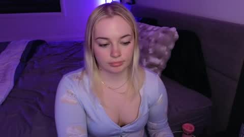 Snapshot of margot_robbie7 chatting on 05-26-26, 02:07 margot_robbie7 online show from 05-26-26, 02:07