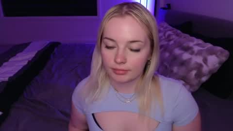 Snapshot of margot_robbie7 chatting on 05-27-26, 01:24 margot_robbie7 online show from 05-27-26, 01:24