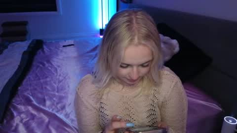 Snapshot of margot_robbie7 chatting on 06-11-26, 01:16 margot_robbie7 online show from 06-11-26, 01:16