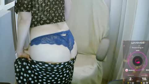 Mari online show from 10-22-25, 10:20