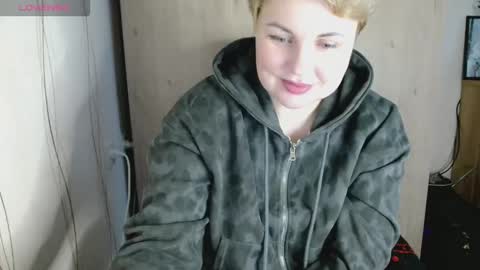 Snapshot of mari_77777 chatting on 11-18-25, 07:46 Mari online show from 11-18-25, 07:46