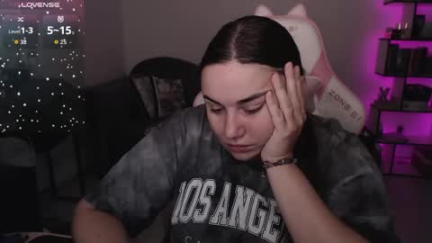 Snapshot of mari_moore7 chatting on 10-20-25, 08:37 mari moore online show from 10-20-25, 08:37