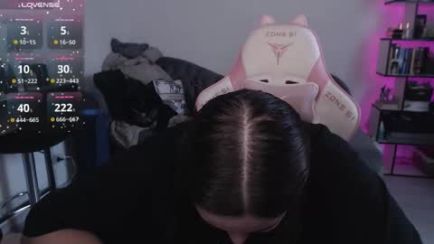 Snapshot of mari_moore7 chatting on 10-23-25, 08:13 mari moore online show from 10-23-25, 08:13