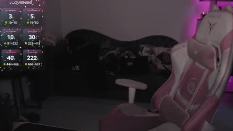 Snapshot of mari_moore7 chatting on 11-17-25, 07:58 mari moore online show from 11-17-25, 07:58