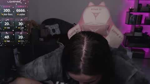 Snapshot of mari_moore7 chatting on 11-20-25, 10:04 mari moore online show from 11-20-25, 10:04