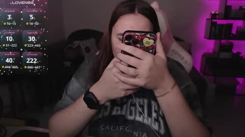 Snapshot of mari_moore7 chatting on 11-22-25, 05:50 mari moore online show from 11-22-25, 05:50