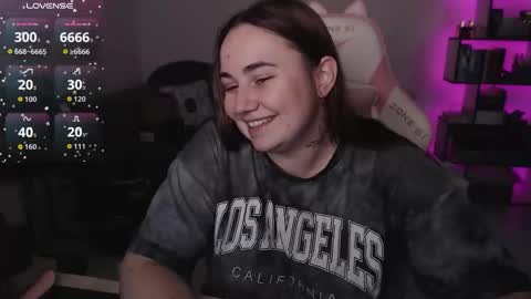 Snapshot of mari_moore7 chatting on 11-23-25, 08:14 mari moore online show from 11-23-25, 08:14