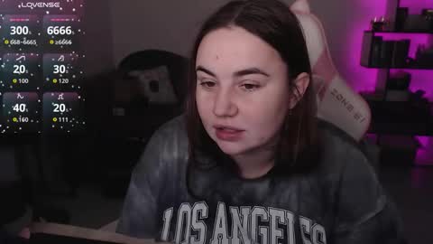 Snapshot of mari_moore7 chatting on 11-24-25, 06:35 mari moore online show from 11-24-25, 06:35