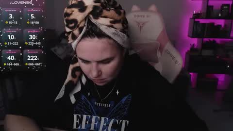 Snapshot of mari_moore7 chatting on 11-28-25, 07:00 mari moore online show from 11-28-25, 07:00