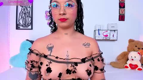 Snapshot of mari_sweett chatting on 02-21-25, 06:37 Mari Sweett online show from 02-21-25, 06:37