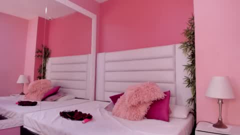 Maria Alejandra online show from 03-05-25, 07:06