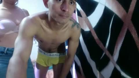 Snapshot of maria_and_angel17 chatting on 12-28-24, 02:43 Mara and ngel online show from 12-28-24, 02:43