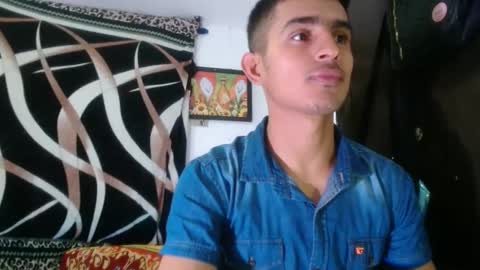 Snapshot of maria_and_angel17 chatting on 01-02-25, 01:06 Mara and ngel online show from 01-02-25, 01:06