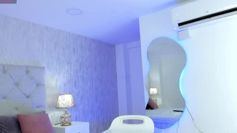 Snapshot of maria_angel01 chatting on 01-22-25, 04:23 Maria Angel online show from 01-22-25, 04:23