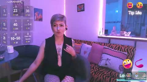 Maria fernanda online show from 10-24-25, 05:48