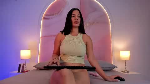 Snapshot of maria_gil chatting on 04-25-26, 11:13 Maria online show from 04-25-26, 11:13