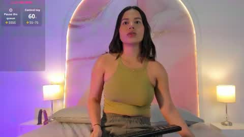 Snapshot of maria_gil chatting on 06-22-26, 11:07 Maria online show from 06-22-26, 11:07