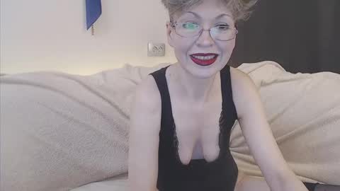 Mari online show from 04-15-26, 11:06