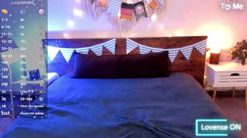 Snapshot of maria_moonlight chatting on 09-24-25, 04:10 Maria online show from 09-24-25, 04:10