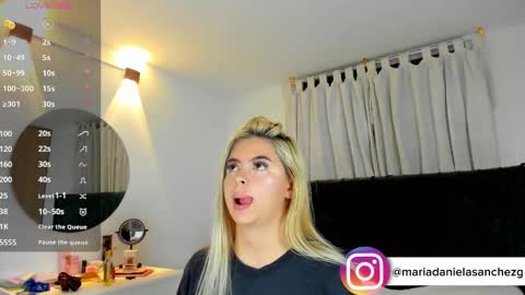 Snapshot of mariadanielasanchez chatting on 10-15-25, 02:01 mariadanielasanchez online show from 10-15-25, 02:01