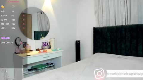 Snapshot of mariadanielasanchez chatting on 10-21-25, 01:39 mariadanielasanchez online show from 10-21-25, 01:39