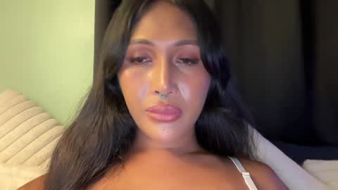 Snapshot of mariafatale_00 chatting on 12-11-24, 05:15 Maria online show from 12-11-24, 05:15