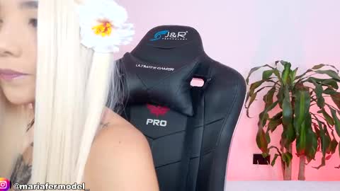 Maria Fer online show from 04-20-26, 04:32