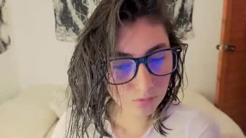 Maria online show from 06-18-26, 09:41