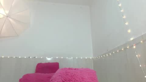 Snapshot of mariajose2015 chatting on 05-23-26, 04:07 Mariajose online show from 05-23-26, 04:07