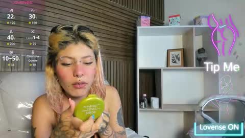 Snapshot of mariam_noir chatting on 11-18-25, 09:08 mariam_noir online show from 11-18-25, 09:08