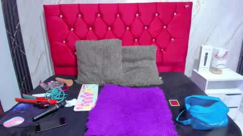 mariam_schubert online show from 11-15-25, 08:27