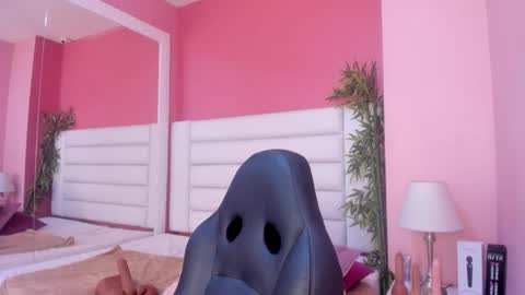 Mariam online show from 11-16-25, 03:34