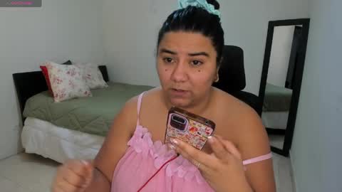 Snapshot of mariamcastillo chatting on 06-01-26, 08:10 Mariam Castiblanco online show from 06-01-26, 08:10