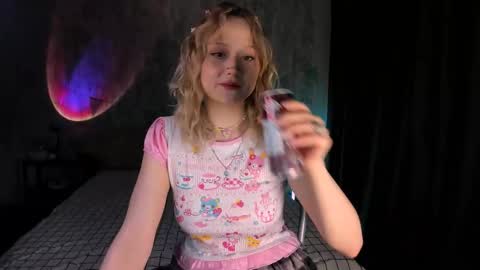 Snapshot of mariamilkis chatting on 02-10-25, 06:35 Maria online show from 02-10-25, 06:35
