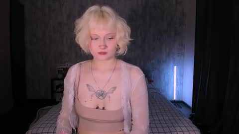 Snapshot of mariamilkis chatting on 10-11-25, 01:05 Maria online show from 10-11-25, 01:05