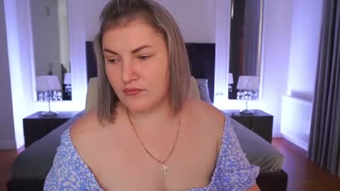 Snapshot of mariamouur chatting on 07-16-26, 06:30 Mari online show from 07-16-26, 06:30