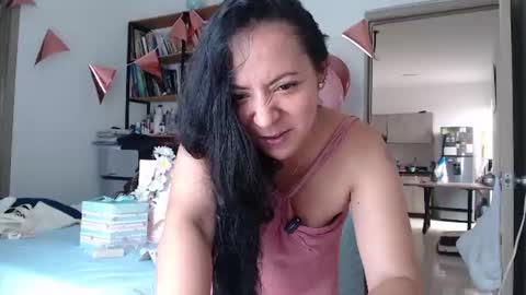 Snapshot of mariamualata chatting on 07-31-26, 06:18 mariamualata online show from 07-31-26, 06:18