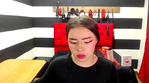 Snapshot of marian_ran_ chatting on 12-12-24, 03:21 Marian online show from 12-12-24, 03:21