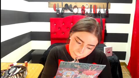 Snapshot of marian_ran_ chatting on 12-21-24, 02:41 Marian online show from 12-21-24, 02:41